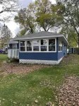 4 bed family cabin on Pokegama near Pine City