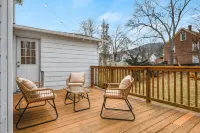 Cozy House 3 Blocks From West Pt Hotels in Highlands