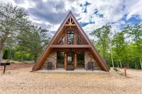 Dream Maker Cabin w/Hot Tub - Sleeps 6