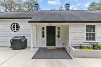 The Dogwood - Downtown Southern Pines Hotels near Hyland Golf Club