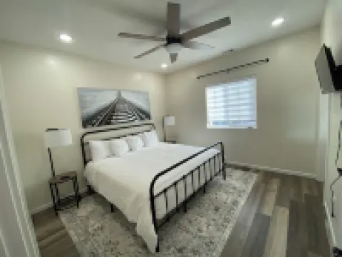 Located in Downtown Evanston, Walking distance to food, shops, and Train Depot. Hoteles en Evanston