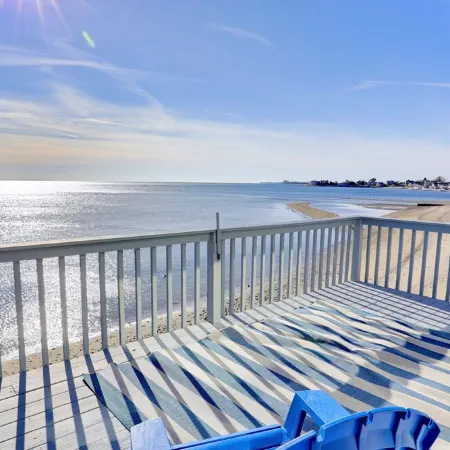 Cheerful 3 Bedroom Beach Front Cottage with Fireplace