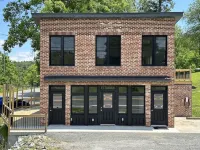 Bankers Loft w/ Washer, Dryer King Size Bed Beautiful Space for a Beautiful Stay - 3 tähden