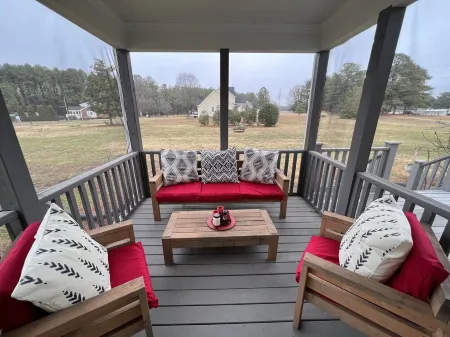 Executive Home on over an Acre of Land.  Country Living at its Best. Отели в г. Franklin County