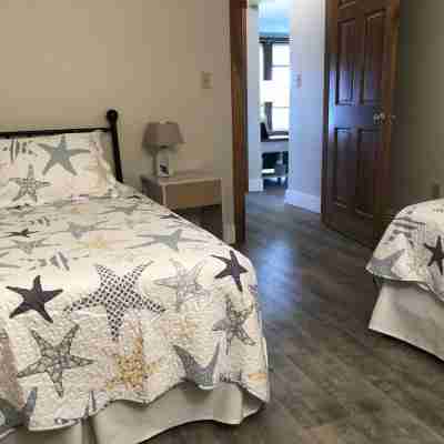 Convenient Downtown Location w/Harbor View Rooms