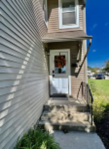 2 Bedroom Apartment Walking distance to downtown Lake Geneva