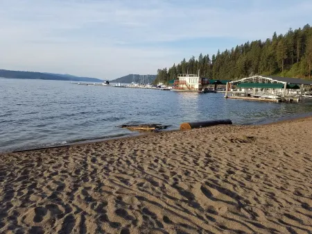 Modern and unique cottage in perfect downtown CDA location for a great getaway!