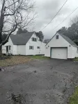 Spacious Pet Friendly home near Lake & Golf Course-Sleeps 20
