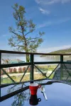 Exceptional location for this cosy studio with terrace ON THE LAKE