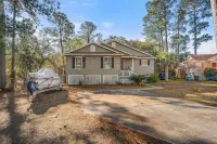 Tidal Wave Retreat Hotels near John Mark Verdier House