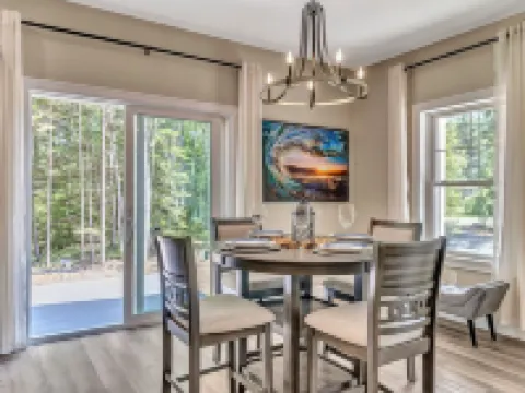 Shipbuilder’s Retreat sleeps 6, 5 minutes to Harbor Hotels in Boothbay