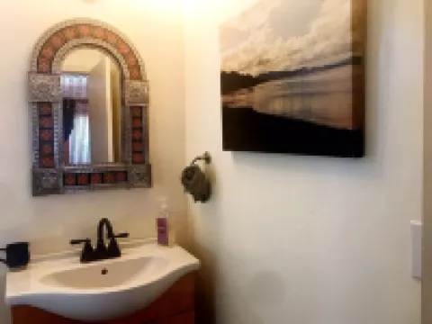 Private studio apartment one mile from downtown.