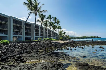 Gorgeous Oceanfront 2 Bed/2 Bath Condo with A/C at Kona Bali Kai Resort Unit 306 Отели в г. Холуалоа