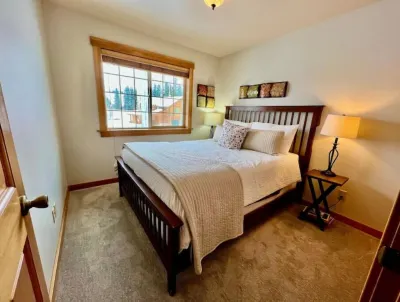 All Seasons Mountain Retreat-Ski trails/FAST Wi-Fi