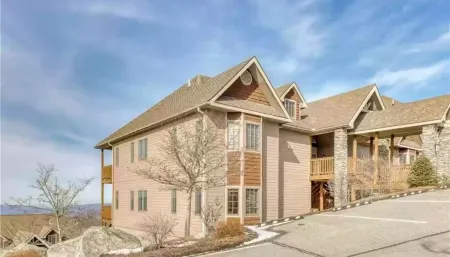 Blue Ridge Postcard View.  Long Range, Layered Mountain Views!