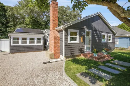 Affordable Luxury Resort Home with an in-Ground Heated Pool & Hot Tub. Sleeps 10