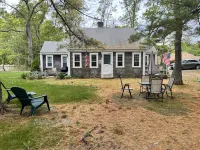 Steps from the beach, charming cottage Plymouth Ma