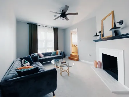 Beautiful Three Bedroom one story house on quiet street Отели в г. Дамбартон