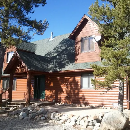 Family Friendly Mountain Retreat with Amazing Views! Hot Tub, Close to Breck!