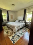 Cozy, 3 bed retreat near downtown Bristol Hotels near Roger Williams University