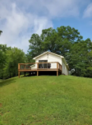 Completely remodeled 1940's farmhouse with Gorgeous pond views!!