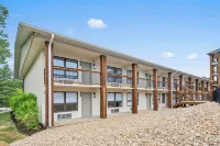 Poolside Cactus Flower Condo, Walk To Landing, Fishing Dock, & Indoor Pool