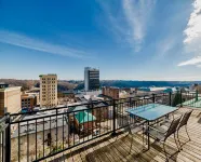 Historic Downtown Loft, Private Deck with View and outdoor Firepit