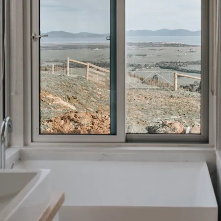 One Tree Hill Lockie's Lookout - Wilson's Prom / Sea Views