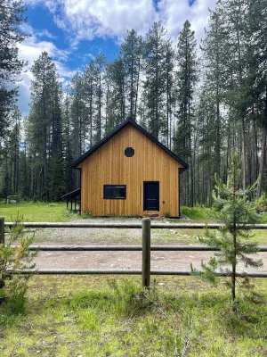 Secluded modern cabin bordering Glacier National Park! Hotels near Glacier National Park