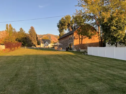Modern Barn near Logan but in a quiet neighborhood.