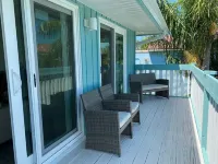 Newly Renovated - 1 Block from the Beach, Walk to Bars, Restaurants & Shopping!