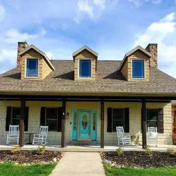 The Farmhouse at Sundrop Acres