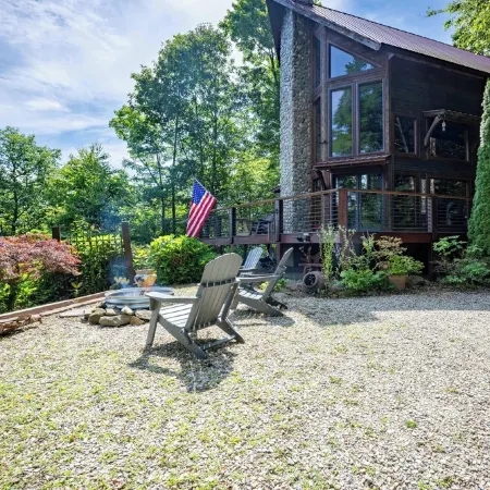 NEW! Luxury Nantahala Cabin with Mtn Views, SoakTub, Fire Pit