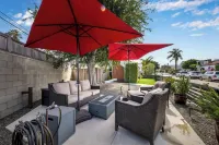 Charming 3 Bedroom Cottage with AC and WiFi in Superb Long Beach Location.