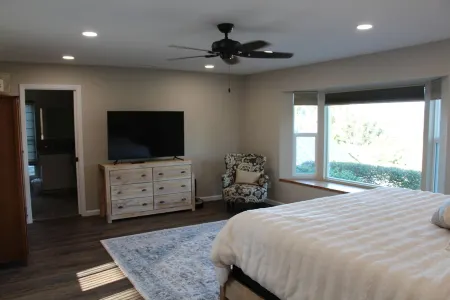 Relaxing Mountain View Retreat with Pool & Spa!