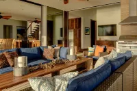 Ultimate Oceanfront Luxury-Private penthouse in South Maui-Perfect for families
