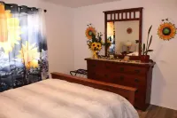 Umbrella J Getaway- Fully Remodeled 4 Bedroom Home