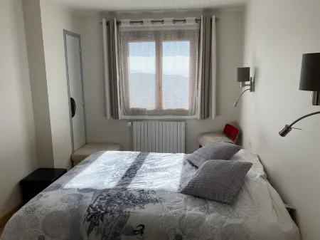 Beautiful mountain house in Odeillo, 3 bedrooms Отели рядом с достопримечательностью «Station de Ski - Font Romeu Pyrénées 2000»