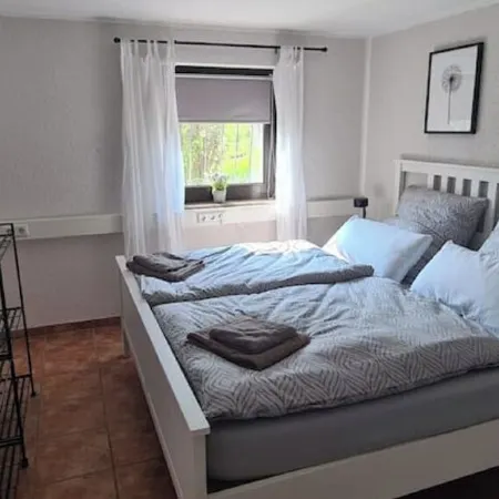 Gemütliche Ferienwohnung im Bergischen - Nähe Köln/bonn Haustierfreundlich! Отели в г. Мух