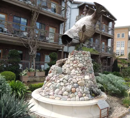 Explore the Beauty of Napa Valley - Hike, Bike, Paddle, Wine and  Dine Отели рядом с достопримечательностью «Artesa Vineyards & Winery»