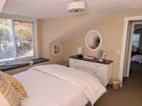 Cozy Cabana ....walk to the beach and St Armand's Circle! Lido beach附近的飯店