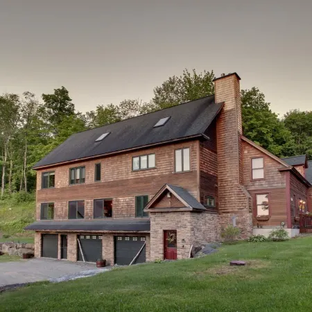 Family Friendly Near River  -  Campfires! Hot Tub, Game Rm, Views Pets welcome