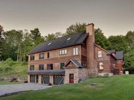 Family Friendly Near River  -  Campfires! Hot Tub, Game Rm, Views Pets welcome