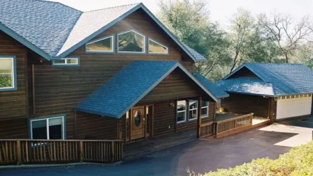 Beautiful Mountain Home Near Yosemite Отели рядом с достопримечательностью «Groveland Yosemite Gateway Museum»