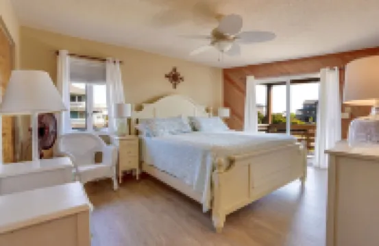 Panoramic Ocean Views Seaside Retreat with Private Pool, Hot Tub -2 Minute Walk