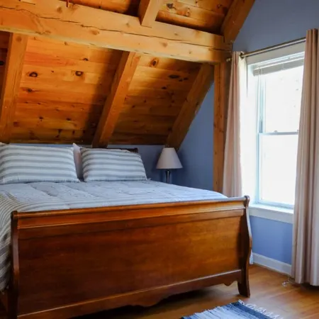Spacious Cozy Cabin Style house.