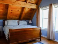 Spacious Cozy Cabin Style house.