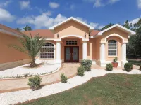 Paradise found! Private heated pool spa . 3700 sq ft of luxury on 2+ acres! - Uima-altaat