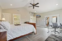 Casa De Las Tortugas-A Historic Bungalow Retreat