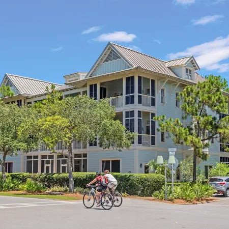 Beautiful 2 BR Watercolor Condo/Across from Beachclub/Next to Wine World!!